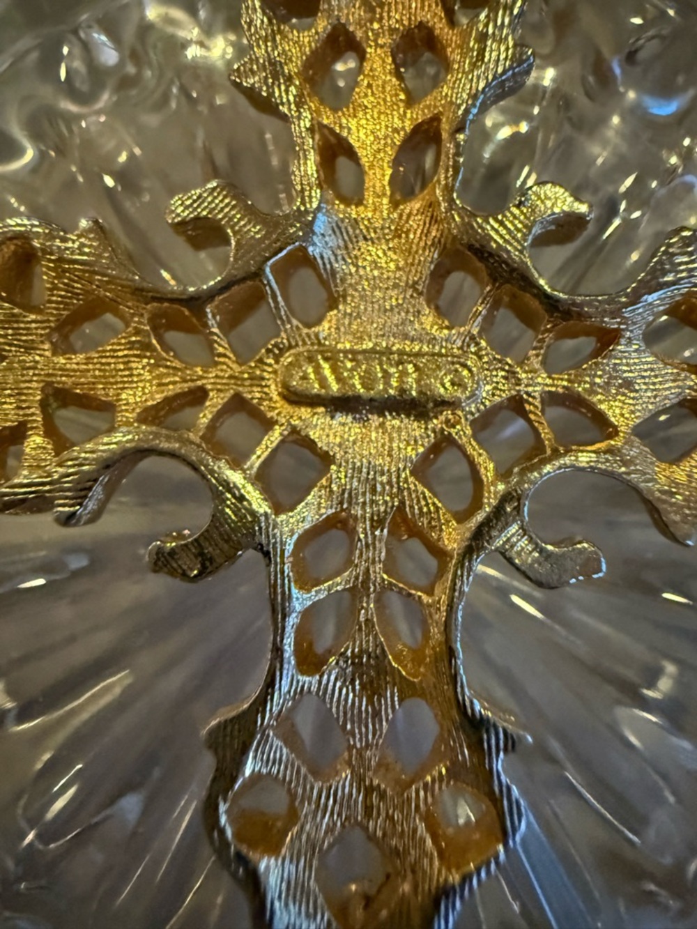 Vintage Avon Abbey Cross Pendant Necklace Gold tone filigree with Red Stone - Picture 4 of 7